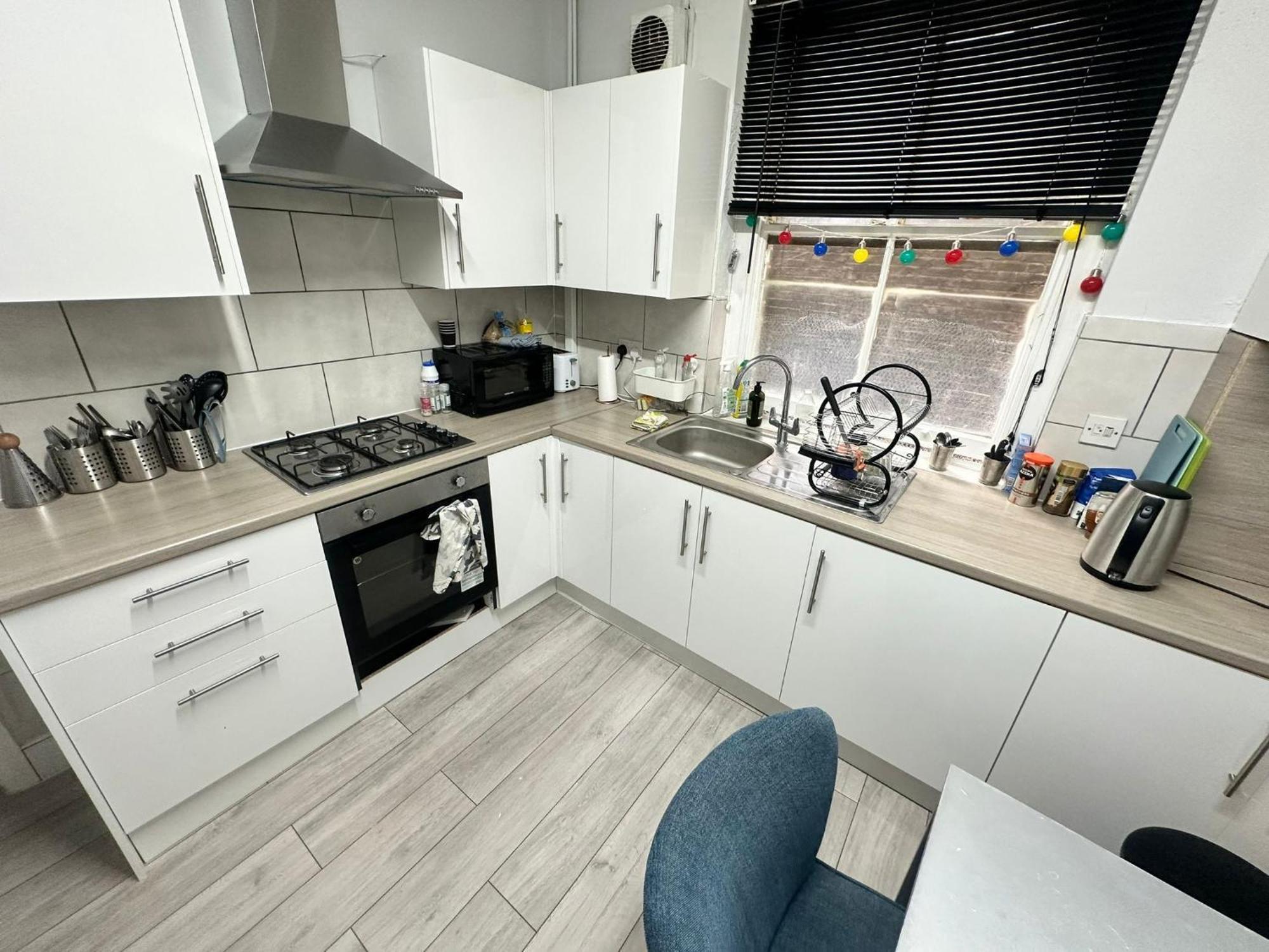 Whitechapel Station Rooms R1 Лондон Екстер'єр фото